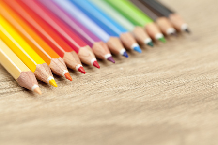 彩色的木制铅笔