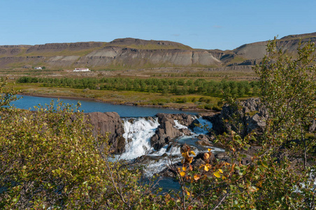 在冰岛 Borgarfjordur Nordura 河瀑布 Glanni