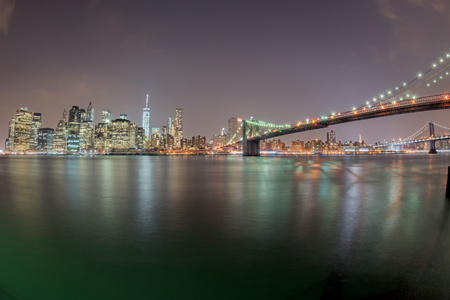 布鲁克林曼哈顿的夜景