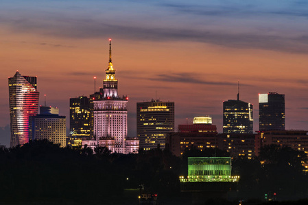 华沙市市中心夜景