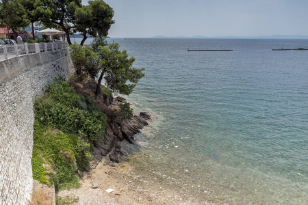 全景视图的城镇的近地物体新马尔马拉斯在遮阳伞和半岛，Chalkidiki，中央马其顿