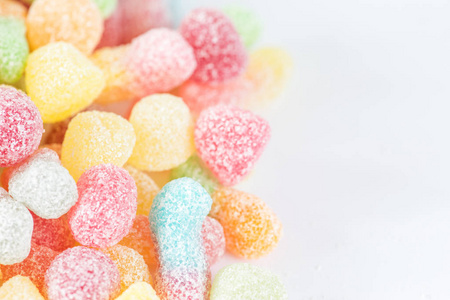 五彩缤纷的糖果的特写镜头。组成与美味果冻糖果