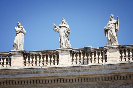 在梵蒂冈的圣徒雕塑
