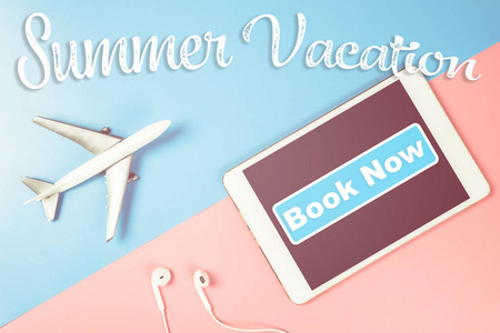 夏季假期书现在与旅行社平面片图片