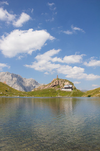 在 Lesachtal 克恩顿奥地利湖 Wolayersee