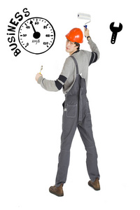 自造人的经营理念。青年民工人在橙色盔甲在白色背景与剪影