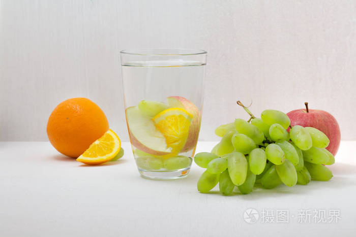 水果水排毒苹果橙葡萄