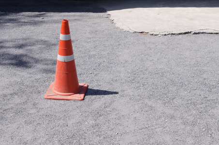 道路施工现场的交通锥