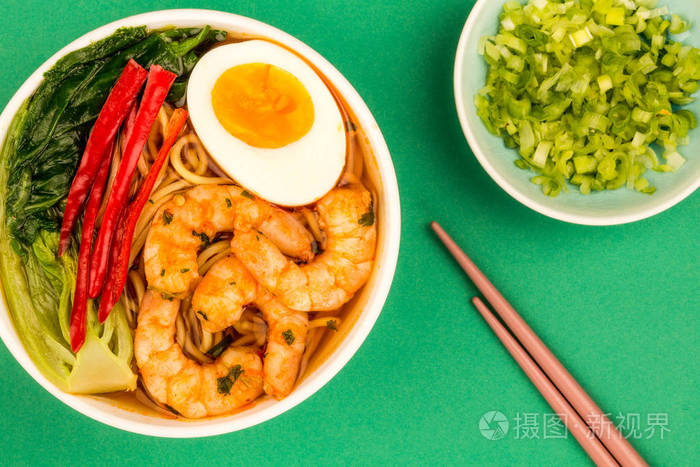 日式虾仁拉面汤面