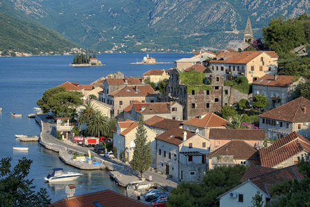 Perast 村的科托尔湾 黑山