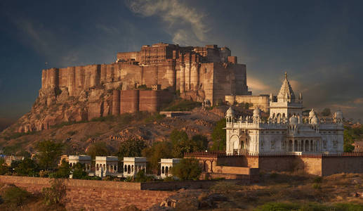 Mehrangarh 堡和贾斯万特旺达陵墓