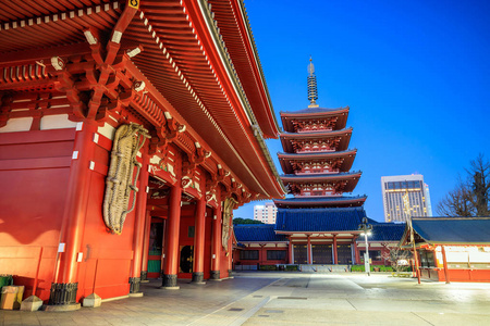 浅草寺在东京，日本