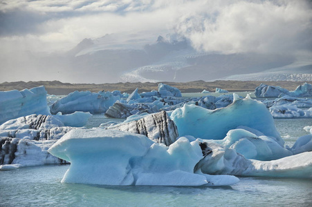 冰岛。Jokulsarlon 的冰山