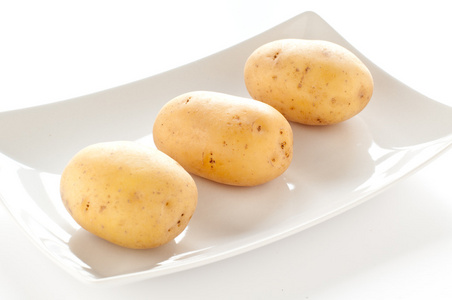 组的白色背景上的土豆