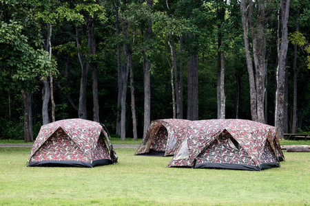 野营帐篷在户外露营场地