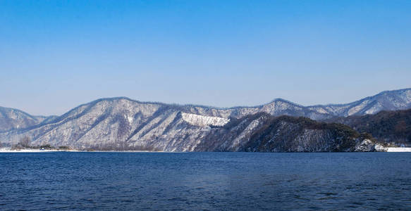 美丽的冬天景观在韩国冬季