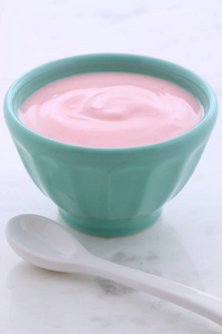 新鲜草莓酸奶