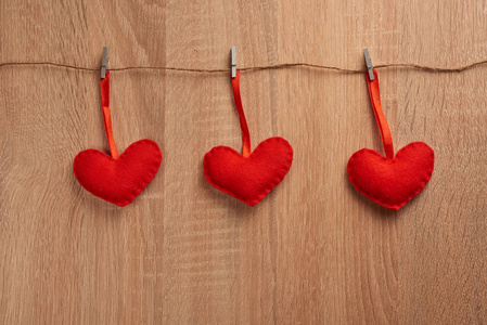 情人节的木质纹理和心