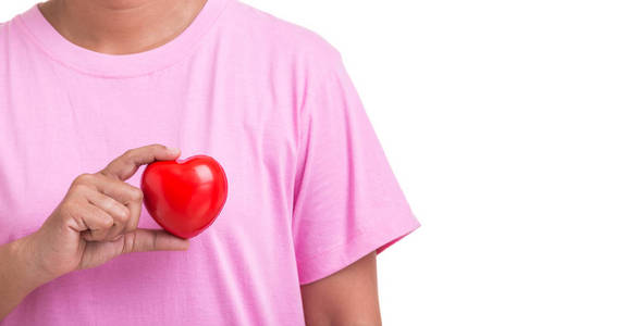 爱的心和保健的概念 妇女持有红色的心脏在 h