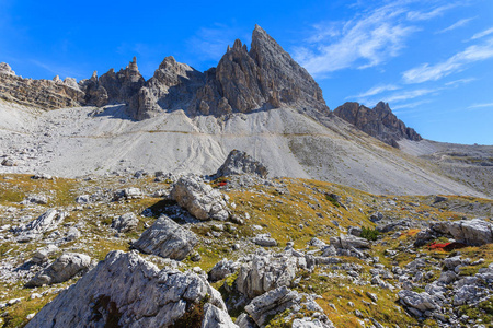 意大利白云岩山 Cime 国家公园的岩石