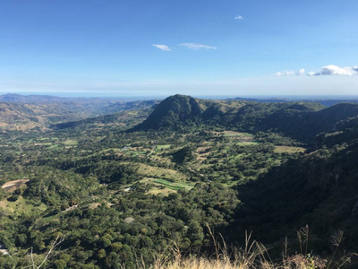 美丽的景色与蓝天和山在阳光明媚的一天在卢塞罗, 韦拉克鲁斯, 墨西哥