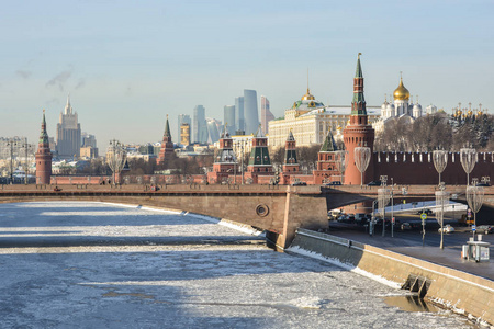 莫斯科冬季的克里姆林宫堤防
