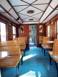 内部的豪华老火车车厢图片