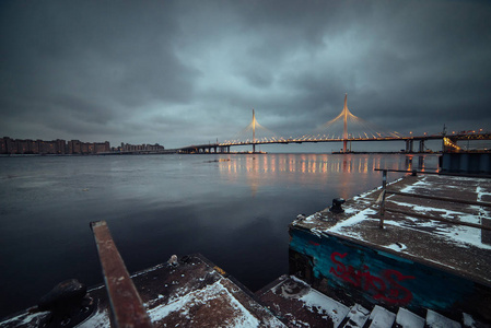 在圣彼得堡涅瓦河上的新桥图片