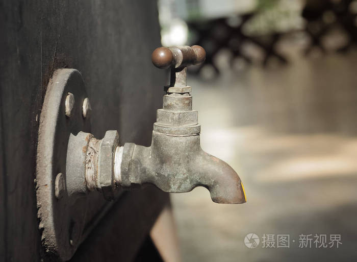 老水龙头 (喝开水).特写和选择性聚焦