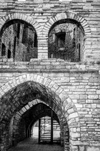 比利时图尔奈废墟建筑拱门