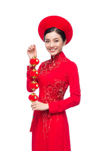 在传统的节日服装的亚洲美女