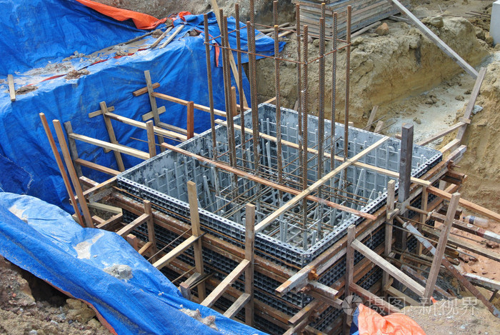 由聚合物建筑工地的桩帽模板