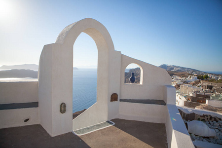 希腊圣托里尼岛上的白色建筑图片