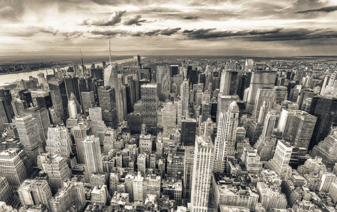 美国纽约市壮观的曼哈顿鸟瞰日落