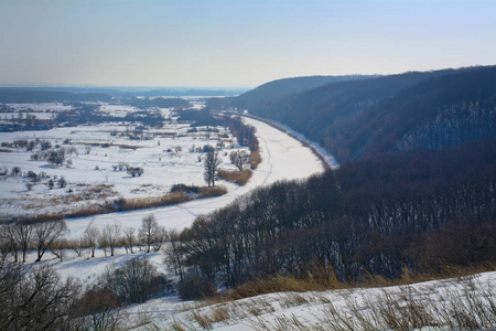 Aidar 河在乌克兰. 冬季景观