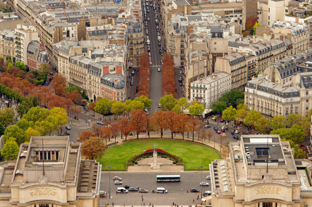 法国巴黎的特罗卡迪罗花园。埃菲尔铁塔鸟瞰图