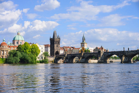 布拉格全景城市天际线和查理大桥，布拉格，捷克共和国