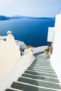 希腊圣托里尼岛上的白色建筑