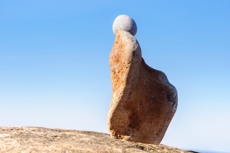 在平衡中的石头