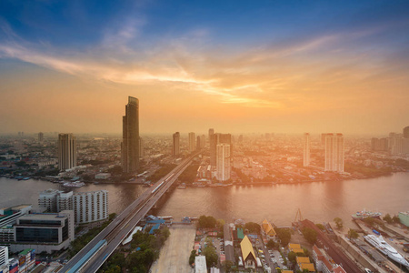 日落后天空鸟瞰曼谷城市商业中心泰国, 景观背景