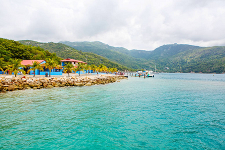 海滩和热带度假村，此岛，海地