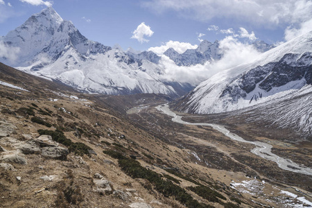 尼泊尔 Dablam 峰会和 Pheriche 山谷