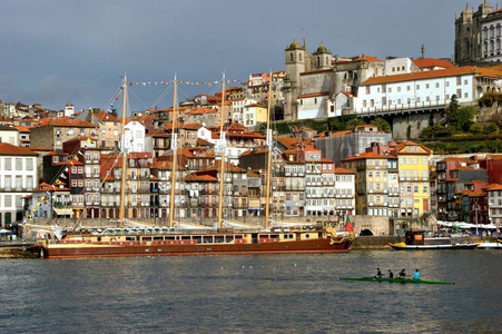 Ribeira 在葡萄牙波尔图的看法