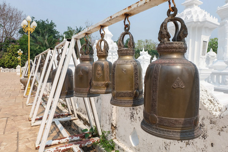 扫管笏蒜仁德，在泰国清迈的泰国寺庙钟声