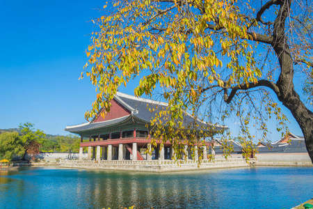 美丽的建筑在首尔市的景福宫图片