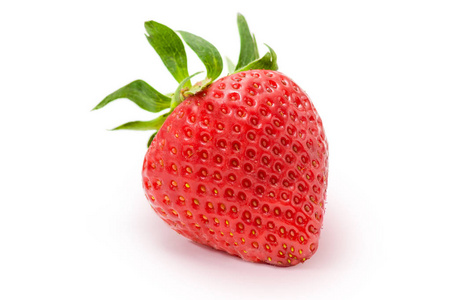 一个浆果的花园草莓特写白色背景
