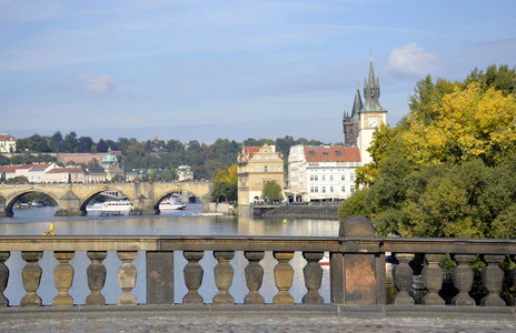 在布拉格和建筑物的河