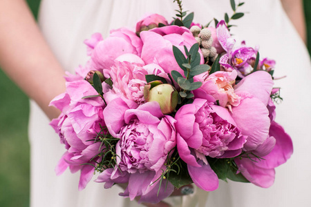 婚礼花束 粉色牡丹 兰花和戴维  奥斯汀罗斯