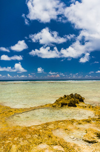 天堂的礁石环礁，法属波利尼西亚的视图
