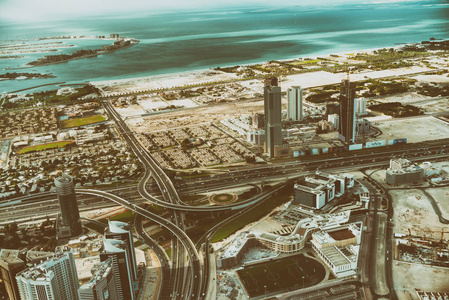 直升机鸟瞰扎耶德路横跨迪拜市区与道路交叉点, 阿拉伯联合酋长国